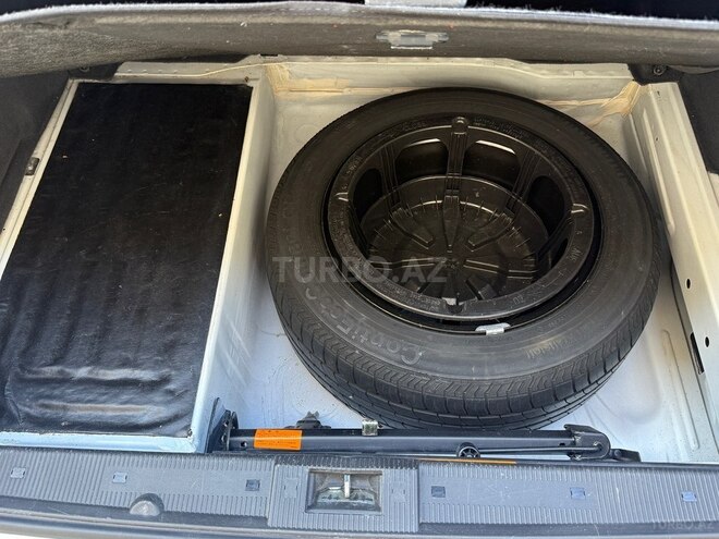 Mercedes E 240 2001, 228,535 km - 2.4 л - Bakı