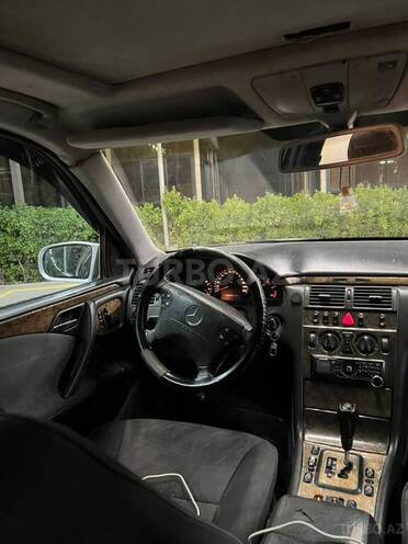 Mercedes E 220 2001, 578,800 km - 2.2 l - Bakı