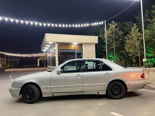 Mercedes E 220 2001, 578,800 km - 2.2 l - Bakı