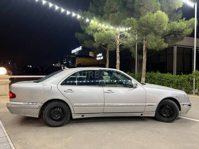 Mercedes E 220 2001, 578,800 km - 2.2 l - Bakı
