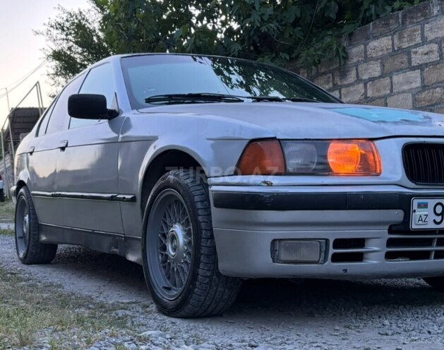 BMW 318 1992, 159,087 km - 1.8 l - Şəki