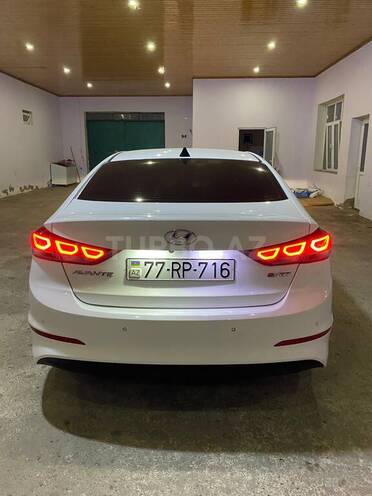 Hyundai Elantra 2016, 246,000 km - 1.6 l - Siyəzən