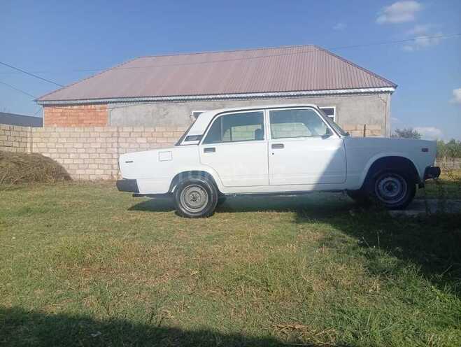 LADA (VAZ) 2107 2003, 50,000 km - 1.6 l - Ucar