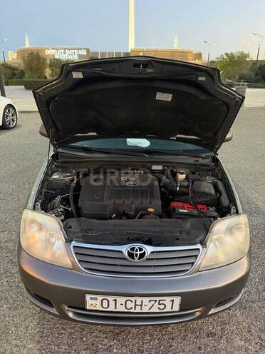 Toyota Corolla 2004, 233,000 km - 1.4 l - Bakı