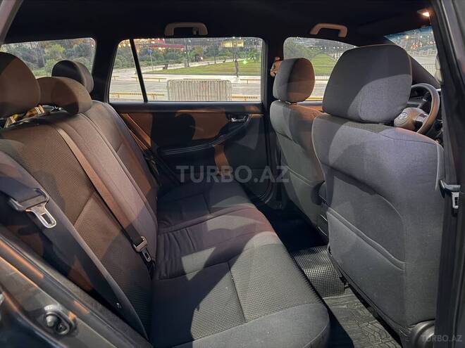 Toyota Corolla 2004, 233,000 km - 1.4 l - Bakı
