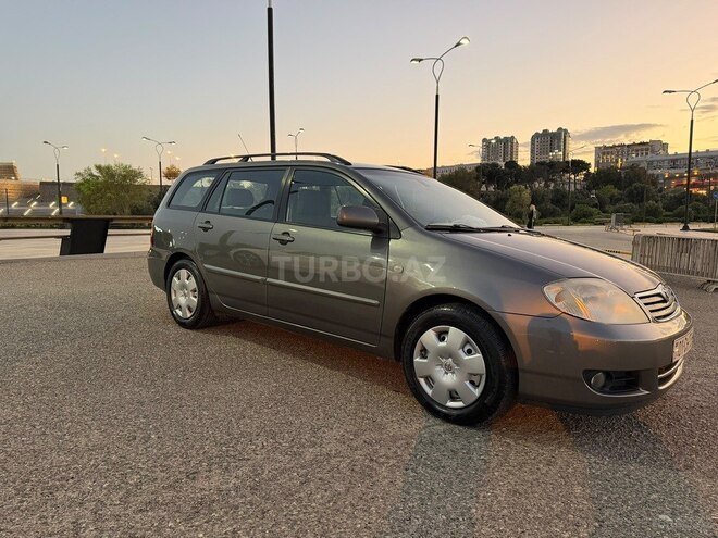 Toyota Corolla 2004, 233,000 km - 1.4 l - Bakı