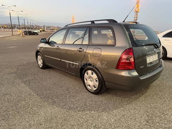 Toyota Corolla 2004, 233,000 km - 1.4 l - Bakı