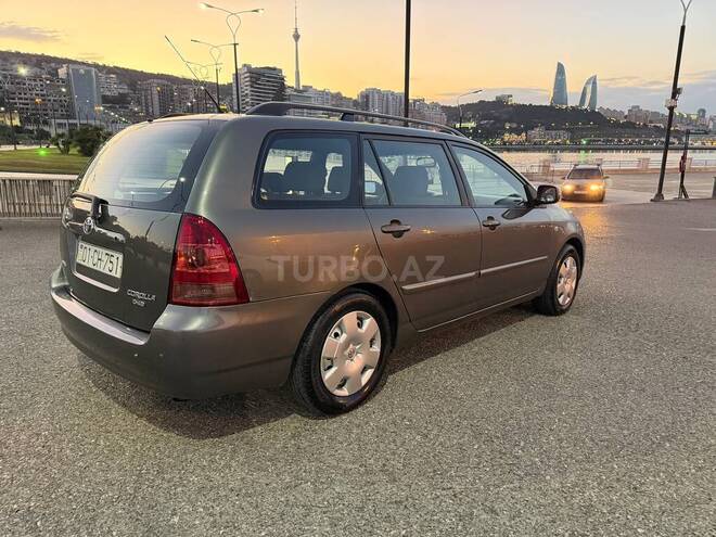 Toyota Corolla 2004, 233,000 km - 1.4 l - Bakı