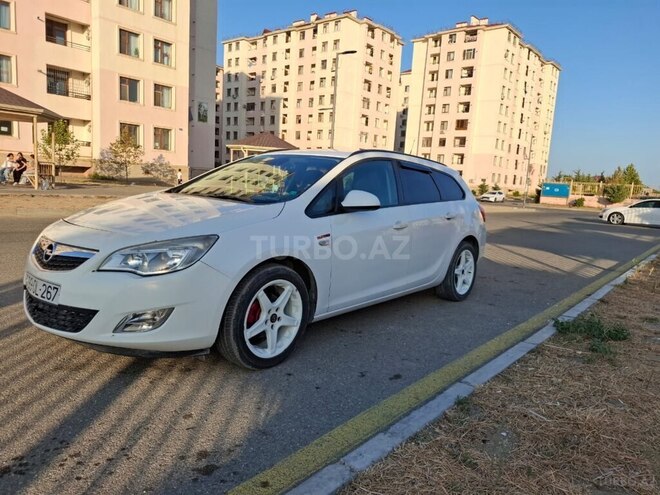 Opel Astra 2011, 287,000 km - 1.4 l - Bakı