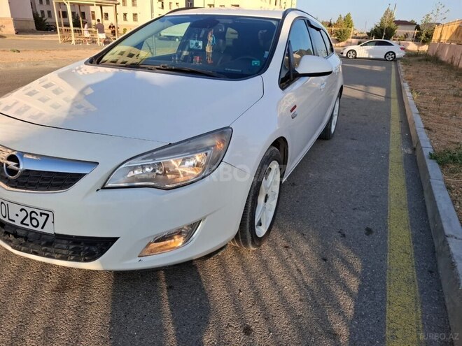 Opel Astra 2011, 287,000 km - 1.4 l - Bakı