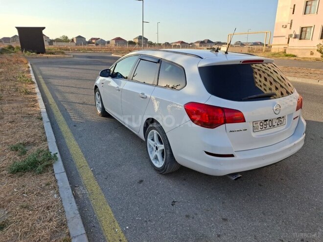 Opel Astra 2011, 287,000 km - 1.4 l - Bakı