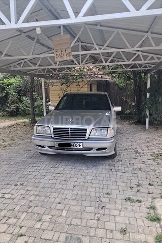 Mercedes C 200 1998, 245,000 km - 2.0 л - Qəbələ