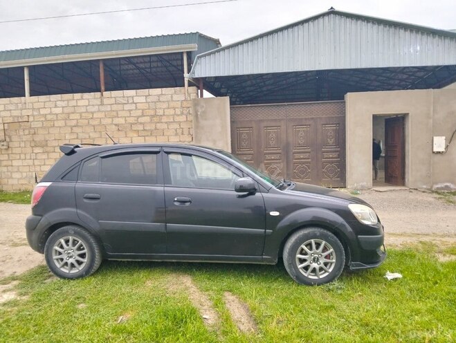 Kia Rio 2009, 400,000 km - 1.4 l - Şabran