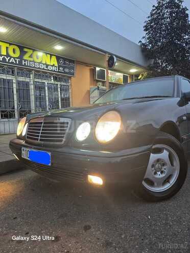 Mercedes E 200 1996, 350,000 km - 2.0 л - Quba