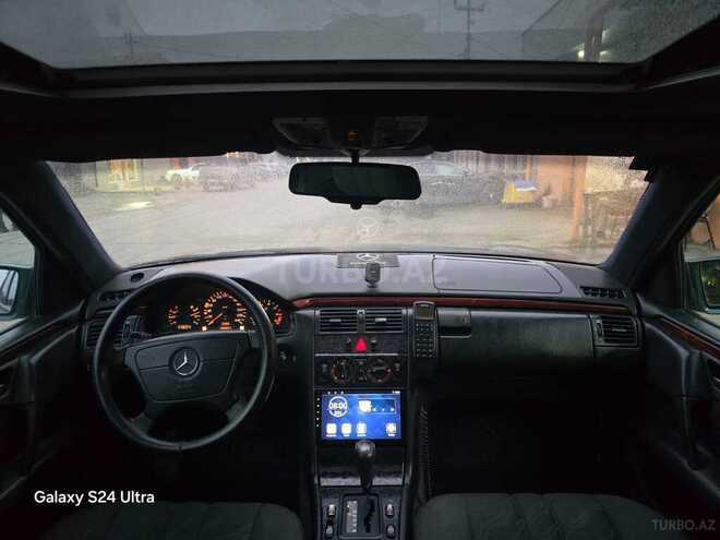 Mercedes E 200 1996, 350,000 km - 2.0 л - Quba