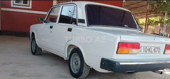 LADA (VAZ) 2107 2002, 185,000 km - 1.6 l - Salyan