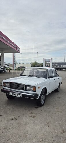 LADA (VAZ) 2107 2002, 185,000 km - 1.6 l - Salyan