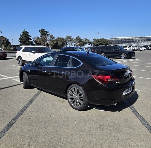 Opel Astra 2013, 289,000 km - 1.6 л - Bakı