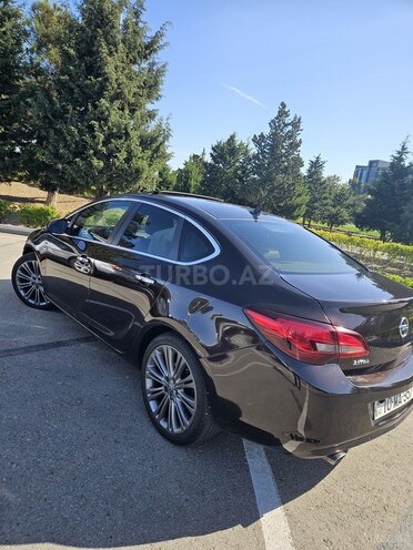 Opel Astra 2013, 289,000 km - 1.6 л - Bakı