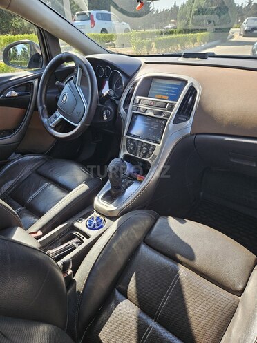 Opel Astra 2013, 289,000 km - 1.6 л - Bakı