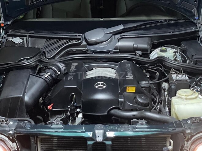 Mercedes E 240 2001, 420,000 km - 2.6 l - Naxçıvan
