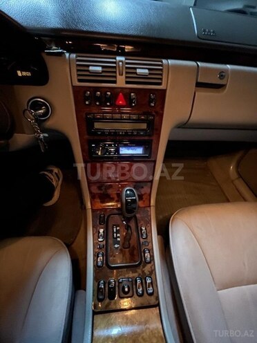 Mercedes E 240 2001, 420,000 km - 2.6 l - Naxçıvan