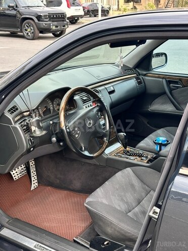 Mercedes E 240 2000, 337,000 km - 2.4 л - Bakı