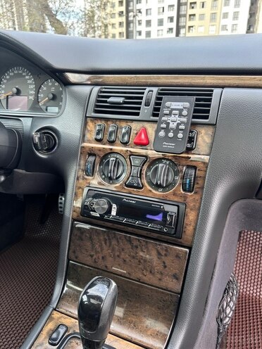 Mercedes E 240 2000, 337,000 km - 2.4 л - Bakı