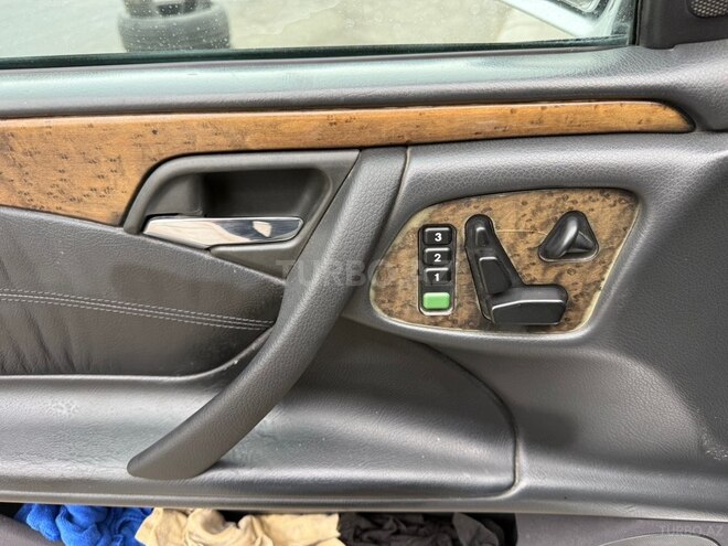 Mercedes E 240 1999, 346,142 km - 2.4 l - Bakı