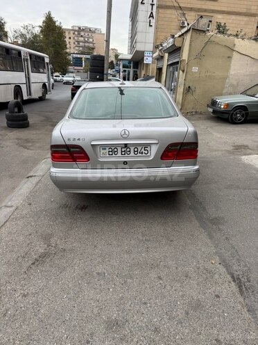 Mercedes E 240 1999, 346,142 km - 2.4 l - Bakı
