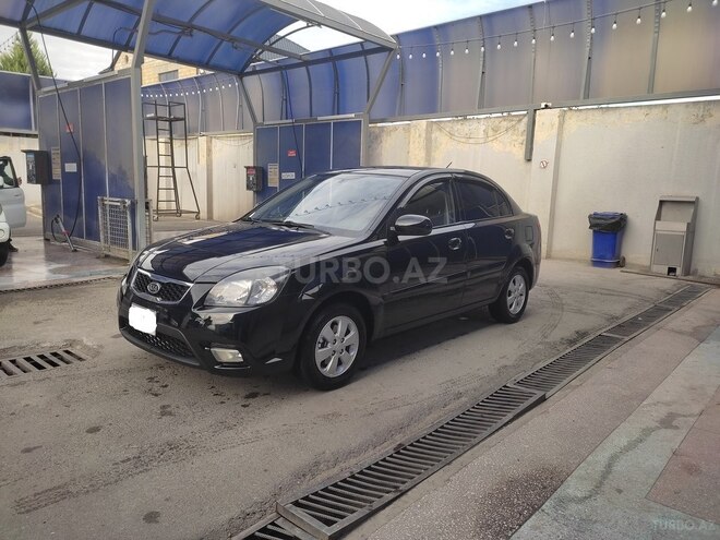 Kia Rio 2010, 235,000 km - 1.4 л - Gəncə