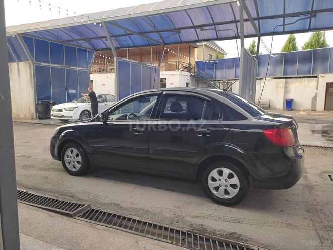 Kia Rio 2010, 235,000 km - 1.4 л - Gəncə