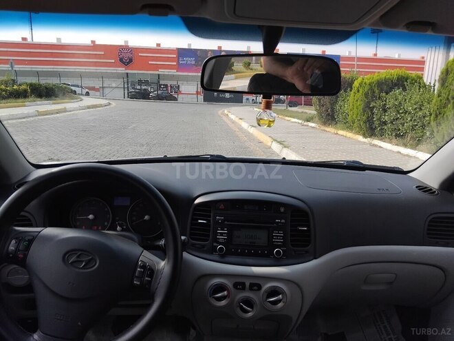 Hyundai Accent 2009, 130,799 km - 1.4 л - Bakı
