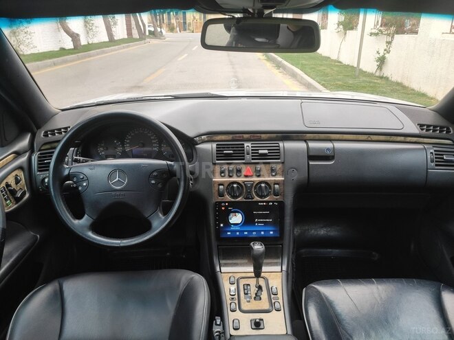 Mercedes E 220 1999, 341,778 km - 2.2 l - Bakı
