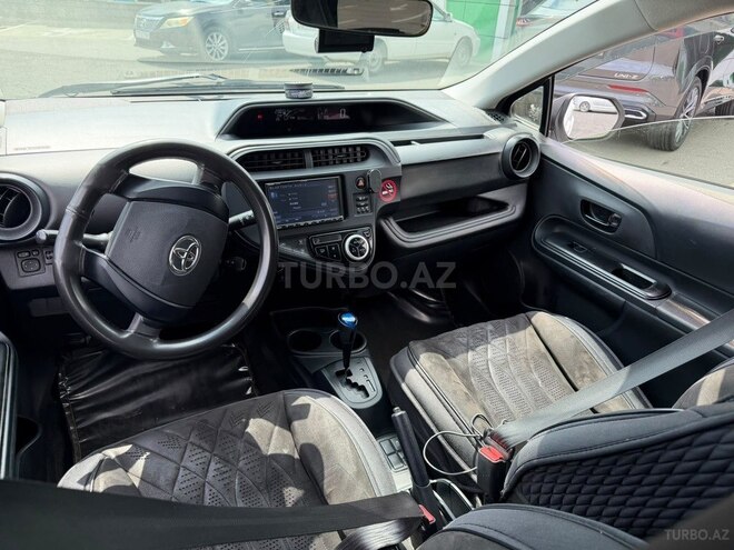 Toyota Aqua 2019, 140,000 km - 1.5 л - Bakı