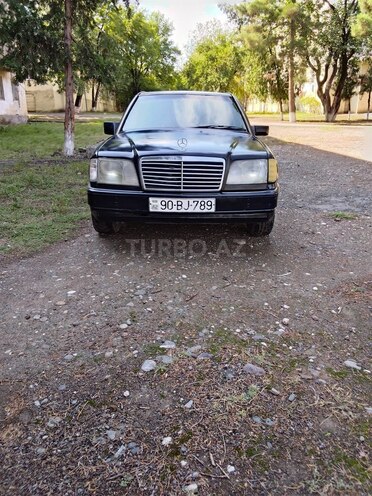 Mercedes E 200 1995, 364,646 km - 2.0 l - Qazax