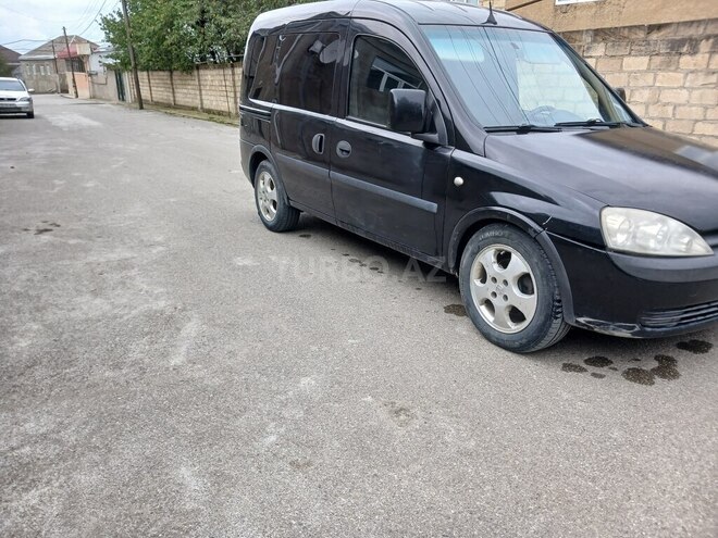 Opel Combo 2008, 206,000 km - 1.3 l - Quba