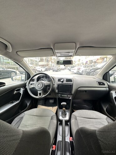 Volkswagen Polo 2010, 268,376 km - 1.4 л - Bakı