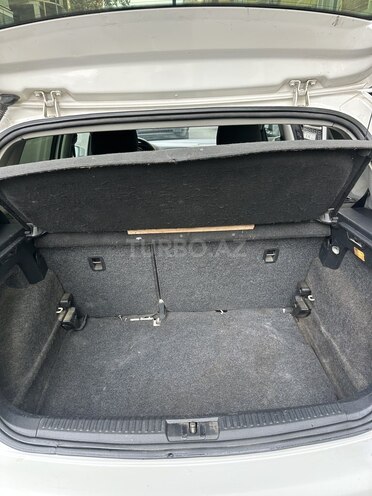 Volkswagen Polo 2010, 268,376 km - 1.4 л - Bakı