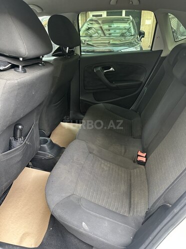 Volkswagen Polo 2010, 268,376 km - 1.4 л - Bakı
