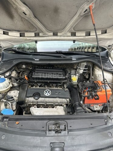Volkswagen Polo 2010, 268,376 km - 1.4 л - Bakı
