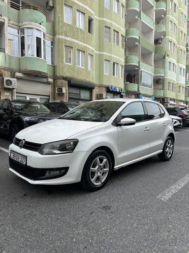 Volkswagen Polo 2010, 268,376 km - 1.4 л - Bakı