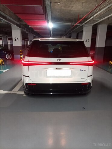 Toyota  2025, 6,610 km - 0.0 л - Bakı
