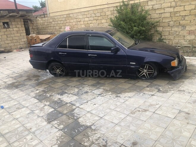 Mercedes C 200 1995, 340,000 km - 2.0 л - Sumqayıt