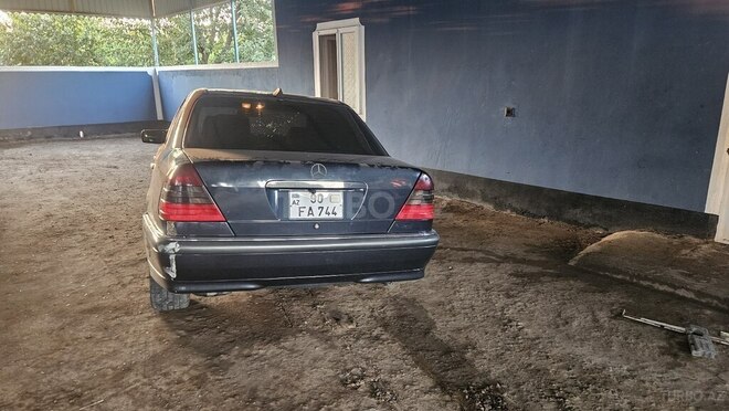 Mercedes C 240 1997, 500,000 km - 2.4 l - İmişli