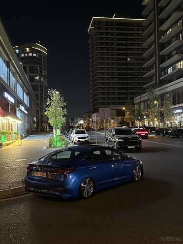 Hyundai Elantra 2016, 178,000 km - 2.0 l - Bakı