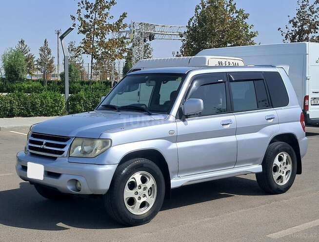 Mitsubishi Pajero io 2002, 195,000 km - 2.0 l - Salyan