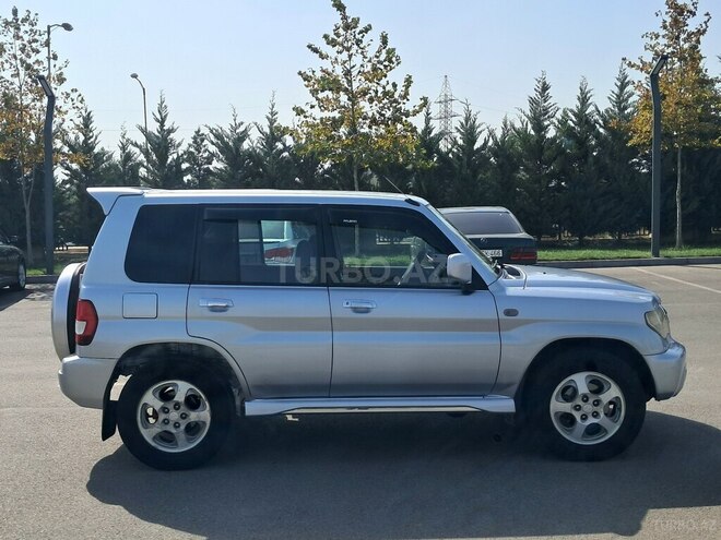 Mitsubishi Pajero io 2002, 195,000 km - 2.0 l - Salyan