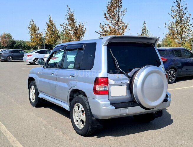Mitsubishi Pajero io 2002, 195,000 km - 2.0 l - Salyan