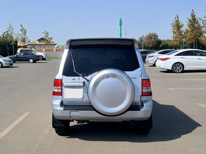 Mitsubishi Pajero io 2002, 195,000 km - 2.0 l - Salyan